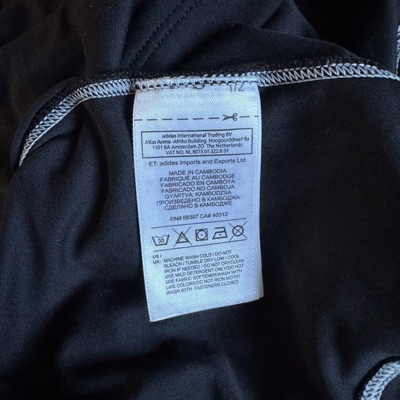 New Adidas Black Racerback Athletic Tank Top Reflective Detail Zip Pocket Size M - Picture 8 of 9